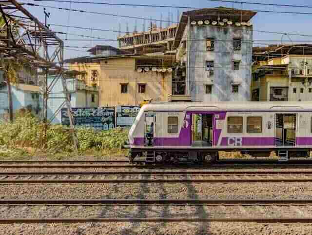 nearest_railway_station_to_mumbai_airport