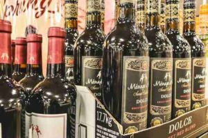 Hyderabad Duty Free (HDF) Shop High end Liquor Cigarettes Perfumes More Lounge Shopping Hyderabad Duty Free (HDF) Shop High end Liquor Cigarettes Perfumes More Lounge Shopping
